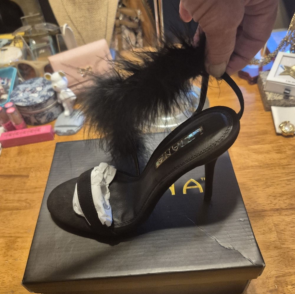 Liliana Black Feathered Heels.( NEW )